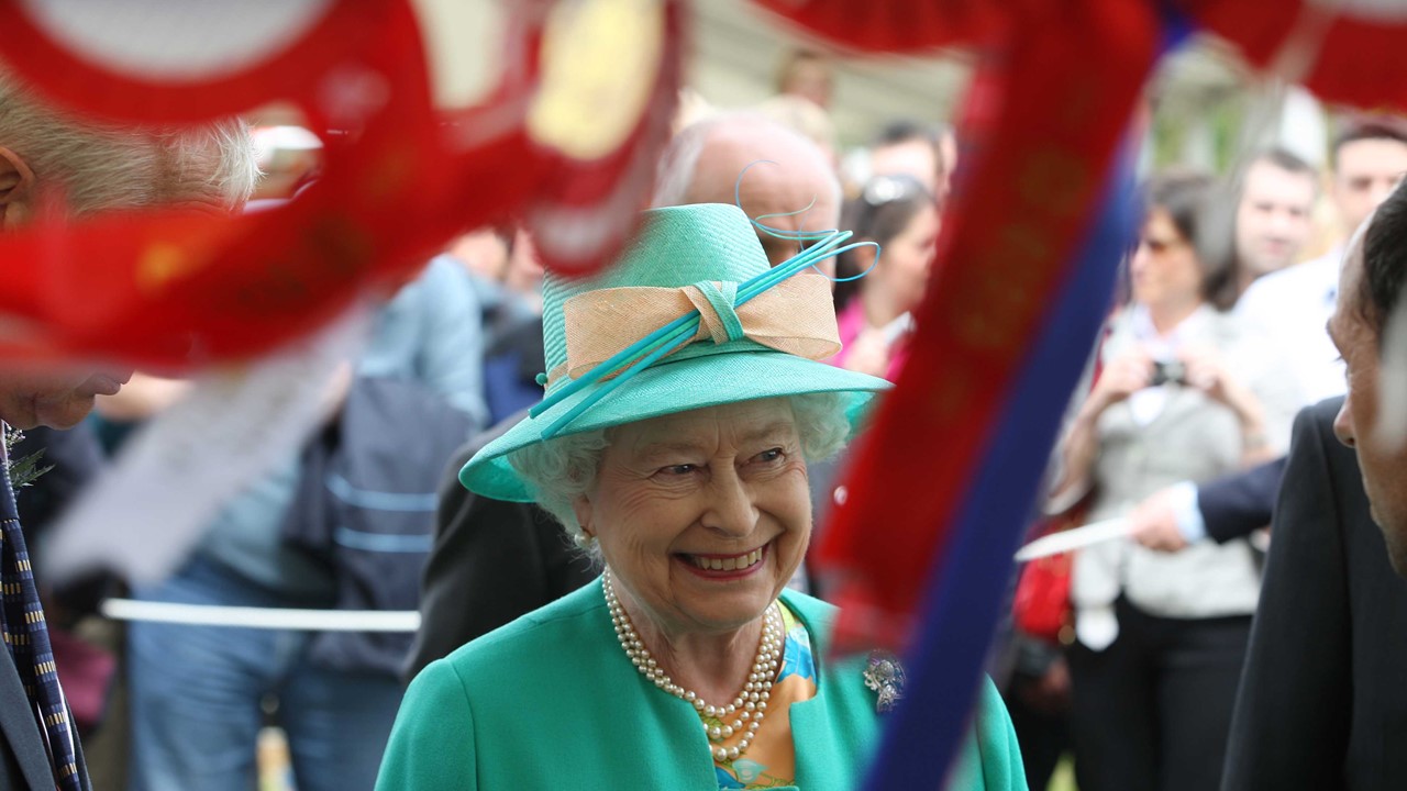2009 RHS HM Queen (4)