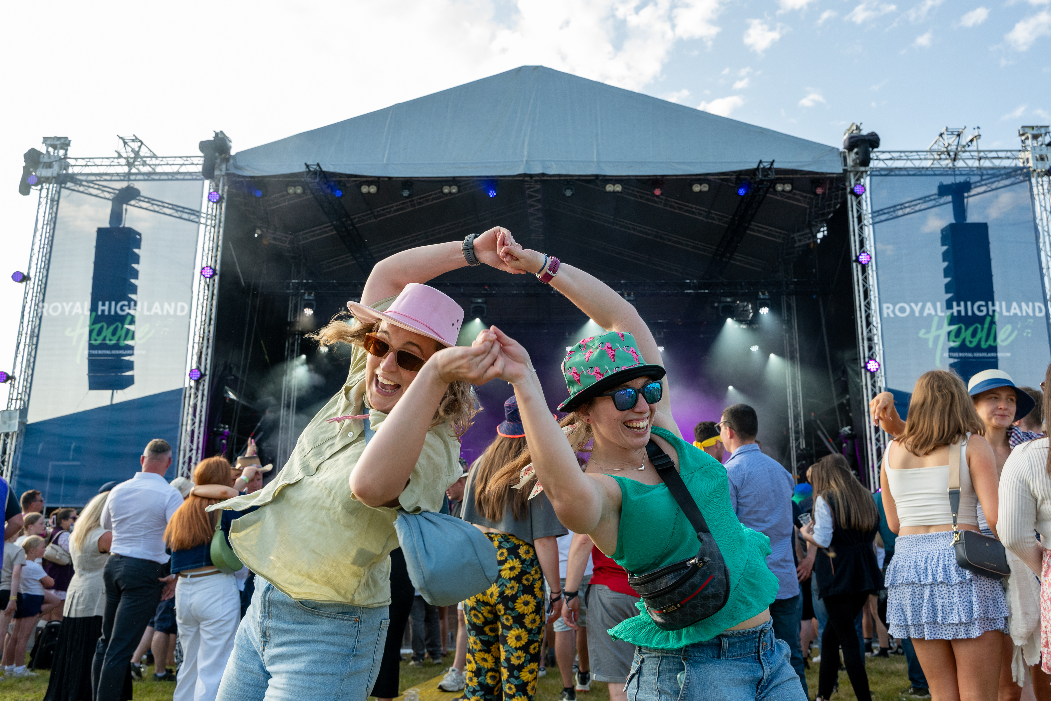 20 Hoolieday1 018 Peopleandstuff