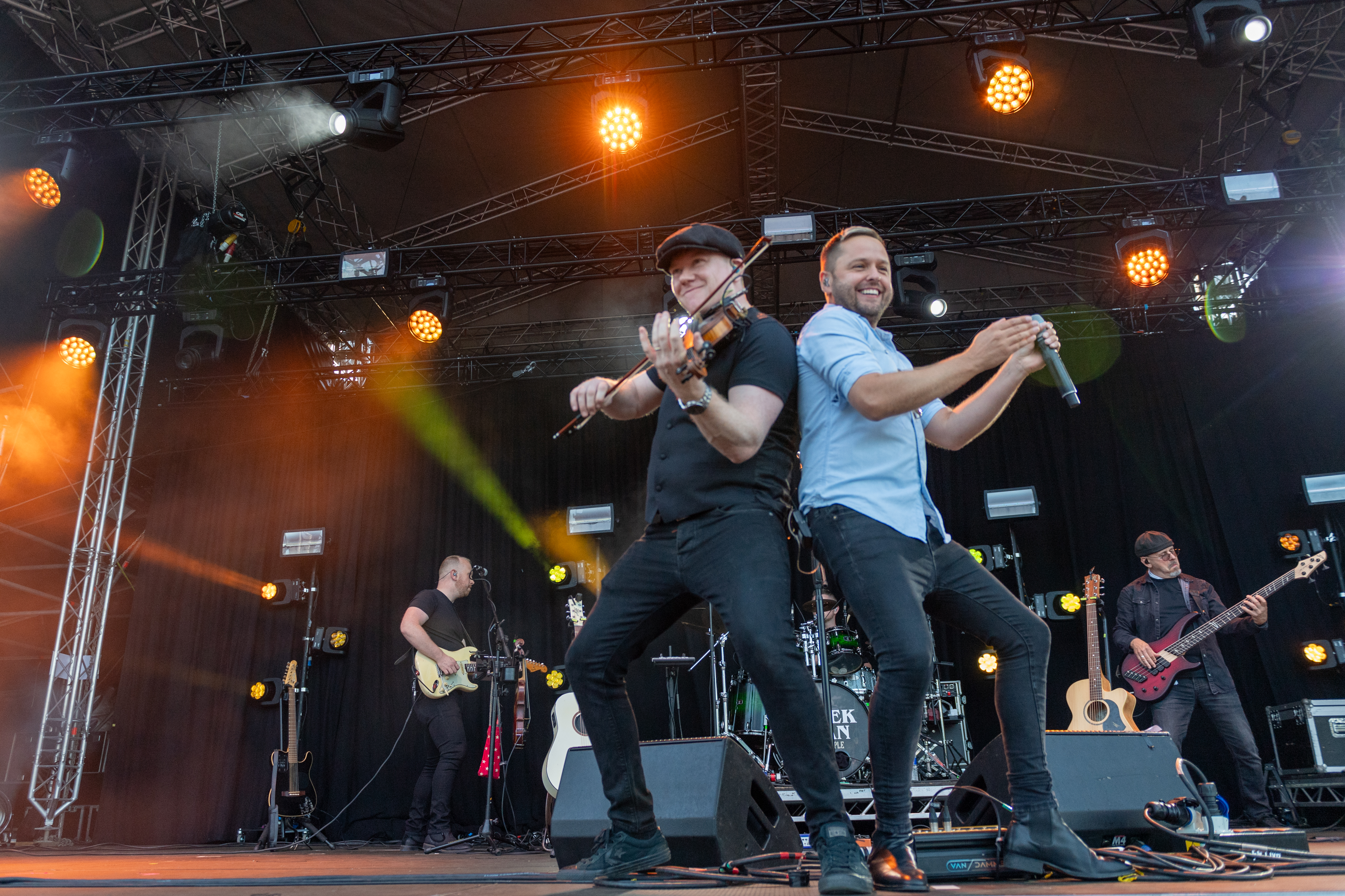 RHS208 09 Hoolie Derekryan